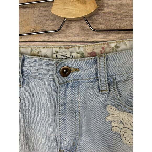Forever 21 Size 29 Denim Booty Shorts Distressed - Picture 4 of 8